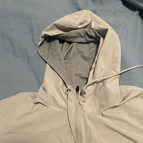 VUORI Light Gray outdoor trainer jacket SIZE XL - Picture 3 of 6